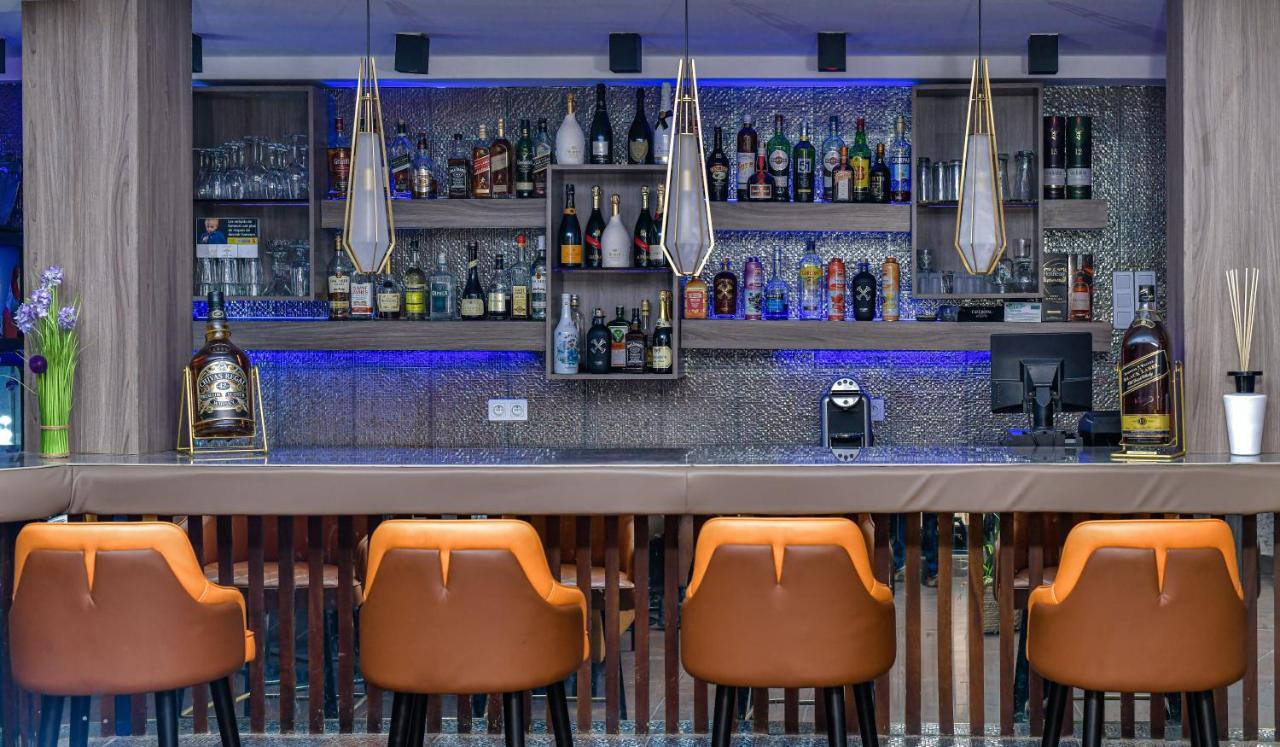Hotel M'Rode Ломе Екстер'єр фото