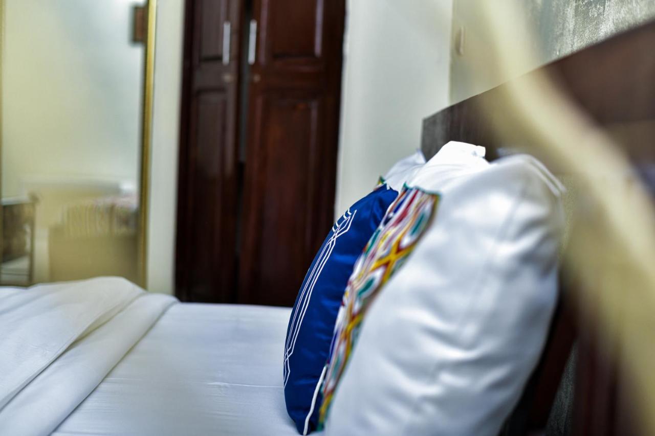 Hotel M'Rode Ломе Екстер'єр фото