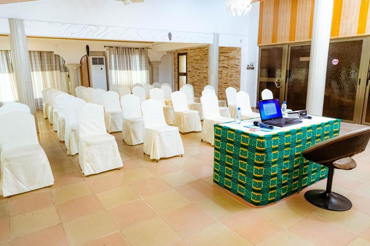 Hotel M'Rode Ломе Екстер'єр фото