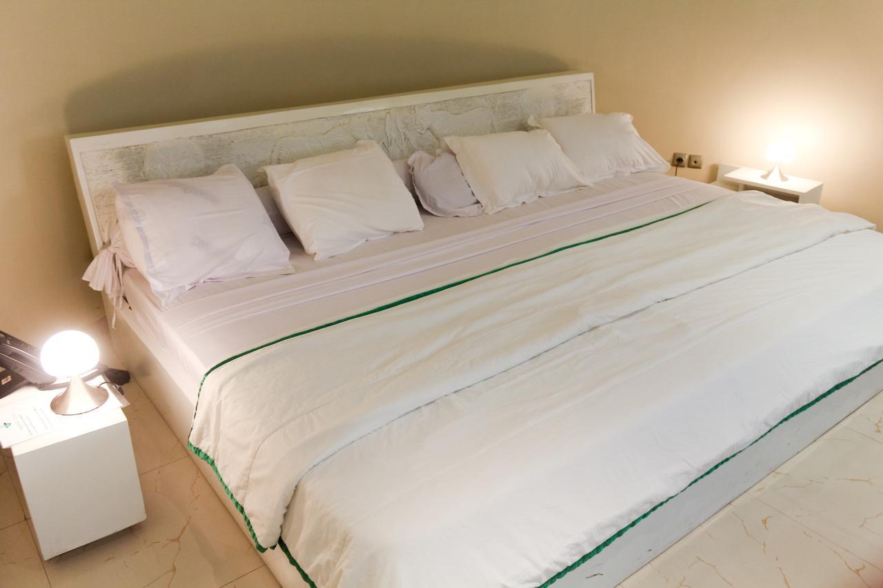 Hotel M'Rode Ломе Екстер'єр фото