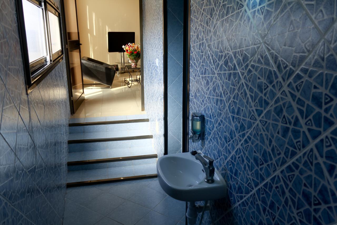 Hotel M'Rode Ломе Екстер'єр фото